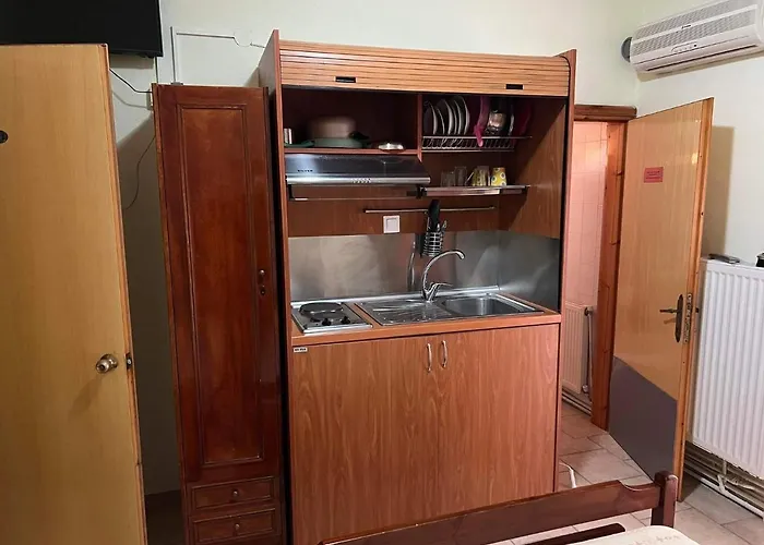 Athanasiadis بيت ضيافة 3*